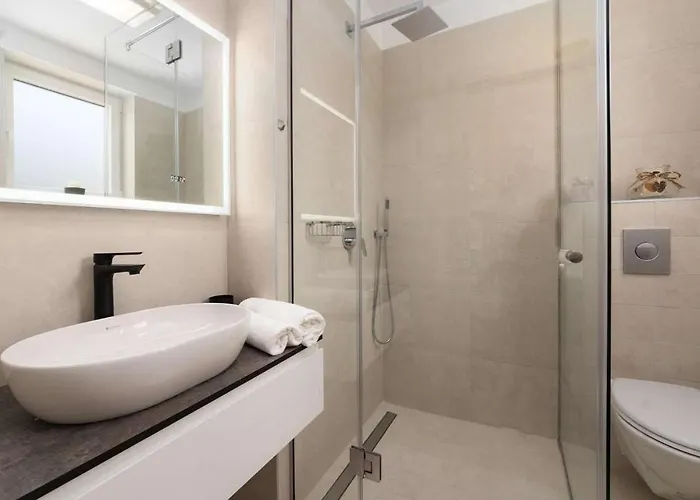 Elena Vikendica Porec