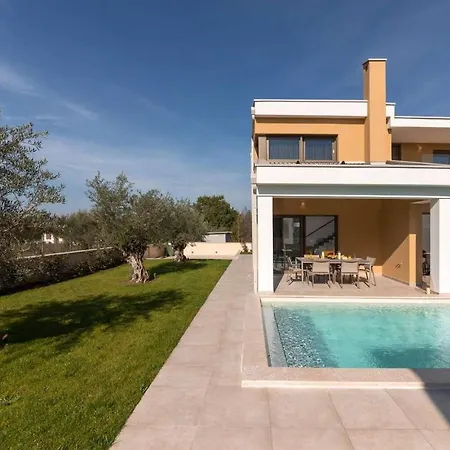 Elena Дом отдыха Пореч