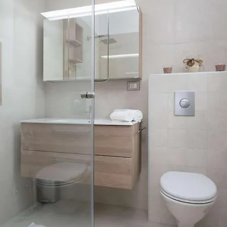 Elena Дом отдыха Пореч